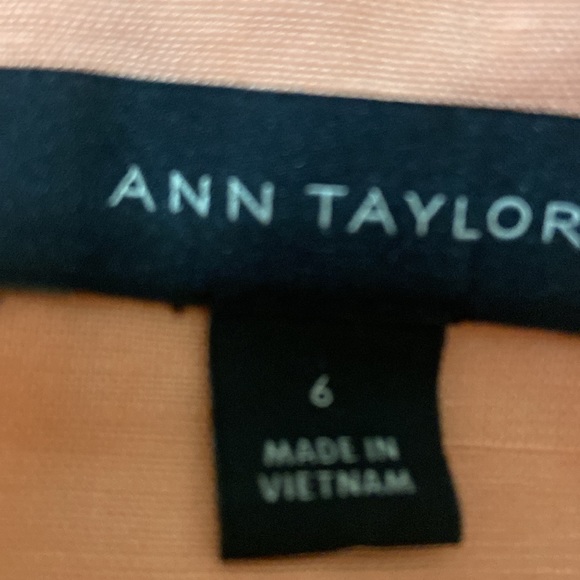 Pleated Ann Taylor pocket part linen shorts .size 6! - Picture 2 of 8